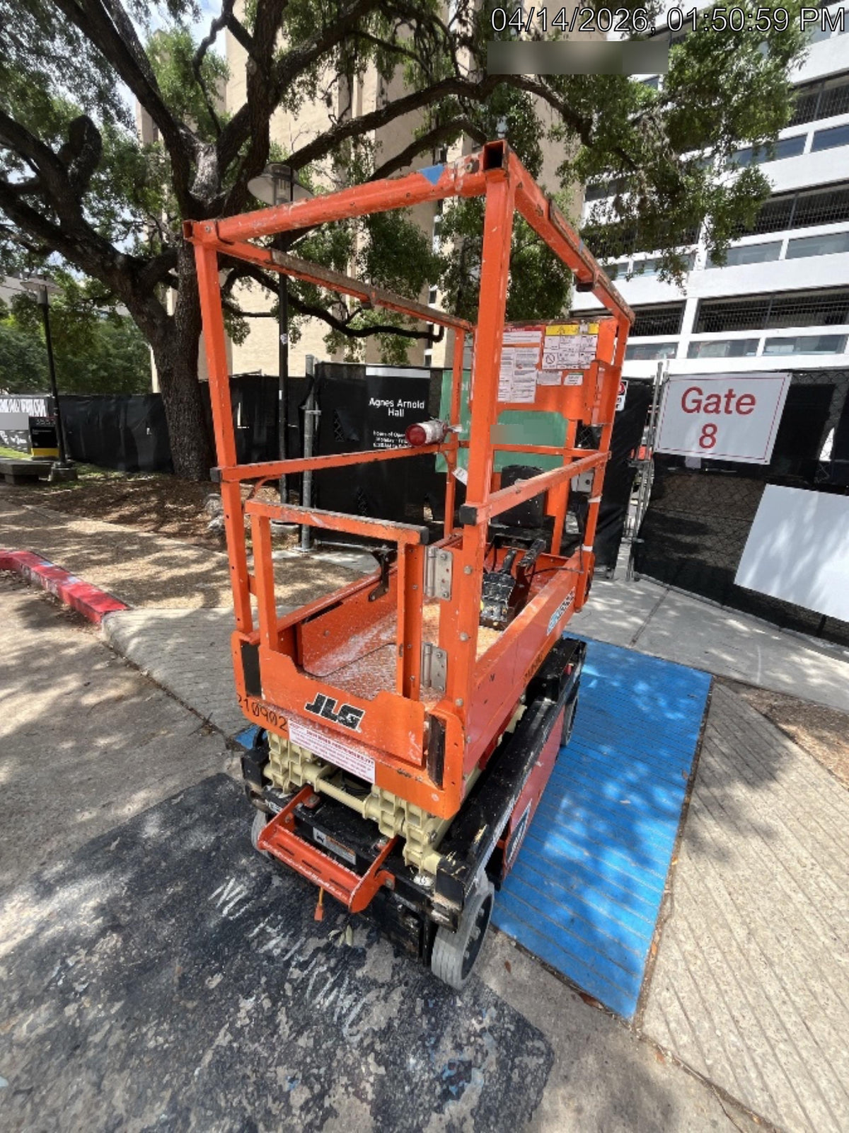 2022 JLG ES1330L
