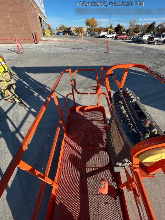 2020 JLG 800AJ