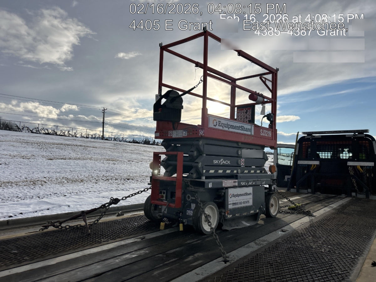 2020 Skyjack SJIII-3219 Solid NM Tires, Half height spring hinged entry gate, Dual Beacons, 800W Inverter