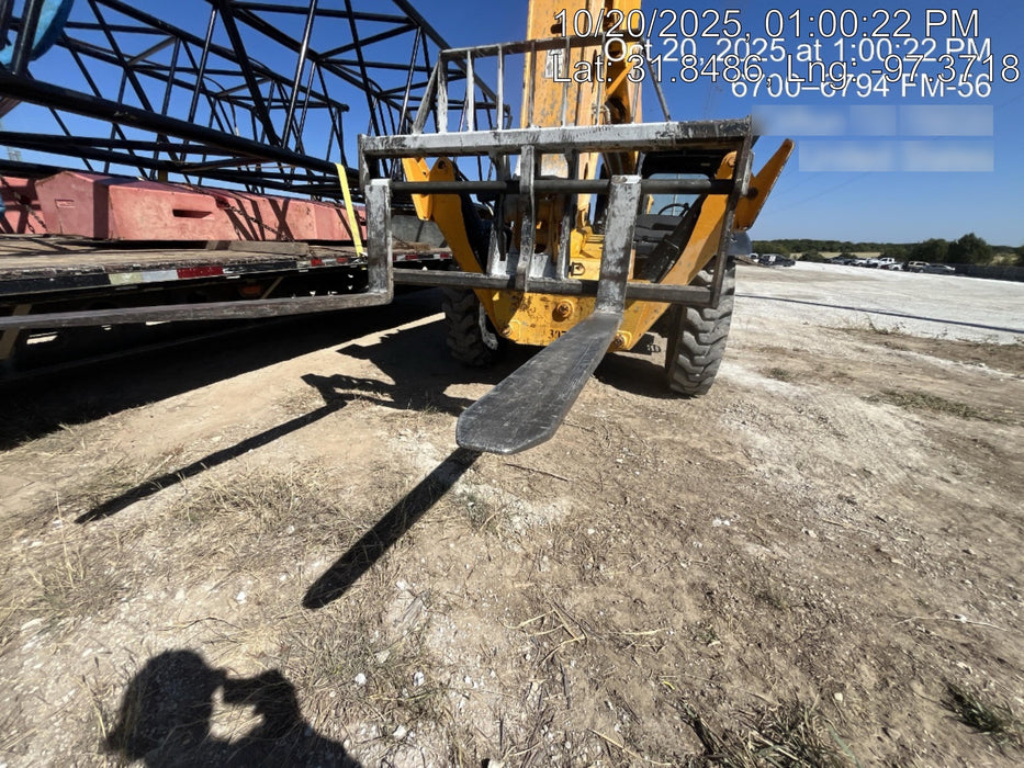 2019 JCB 510-56 Open ROPS, 74 HP, Solid Tires, Worklights, Beacon, Aux Hydraulics, Lifting Eye 66" Carriage/60" Forks