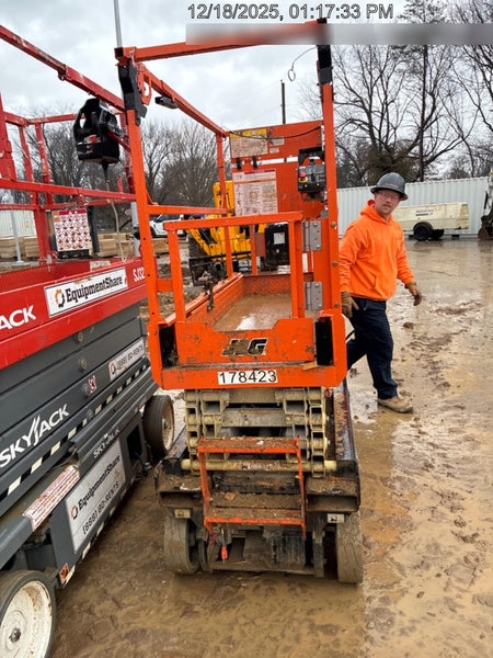 2021 JLG ES1932