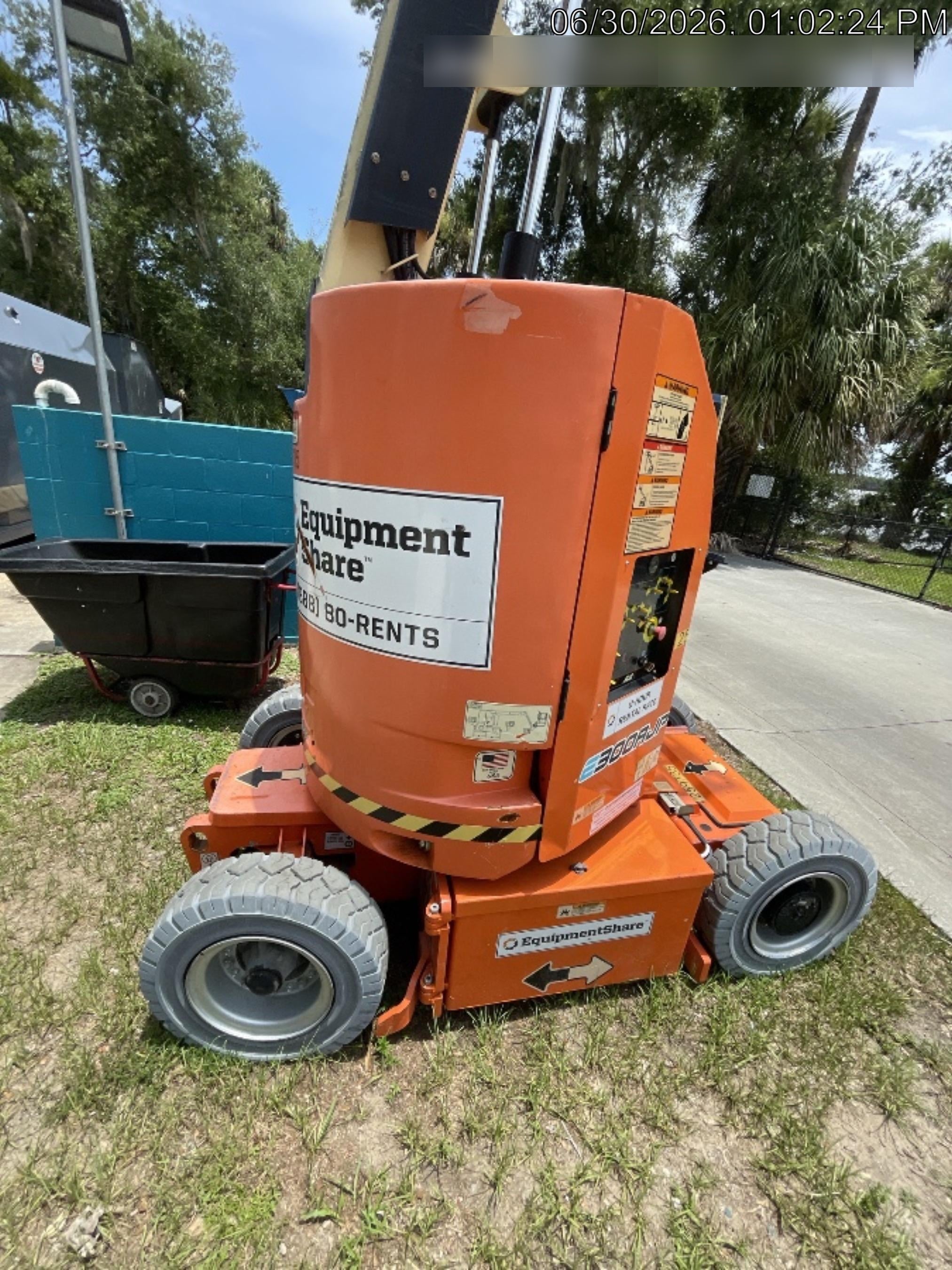 2022 JLG E300AJP