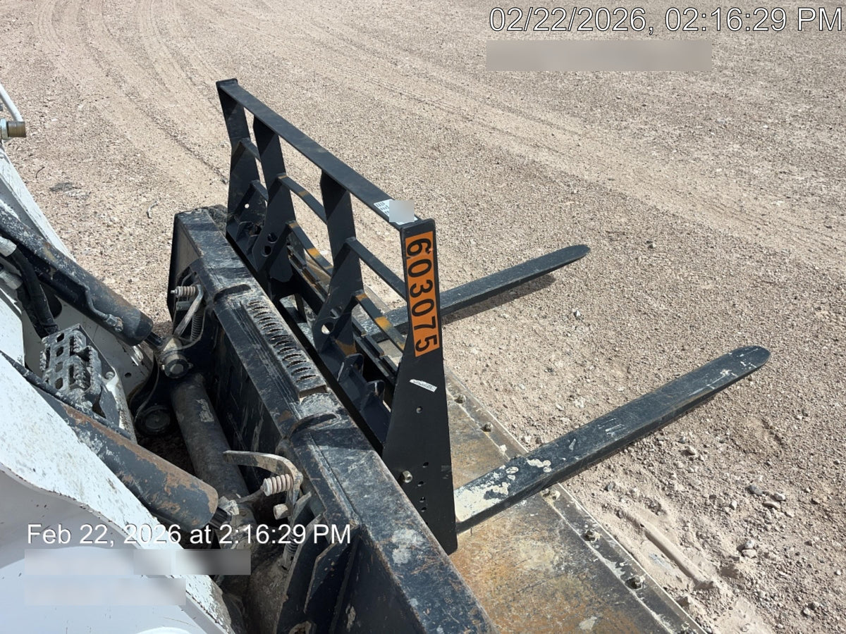 2025 ARROW MATERIAL HANDLING 24" Pallet Fork Frame