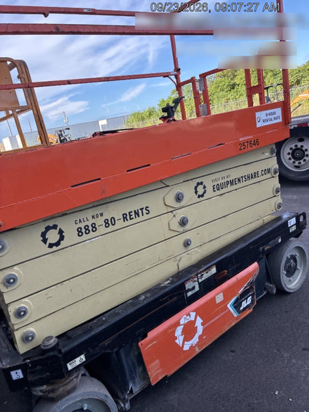 2022 JLG ES3246