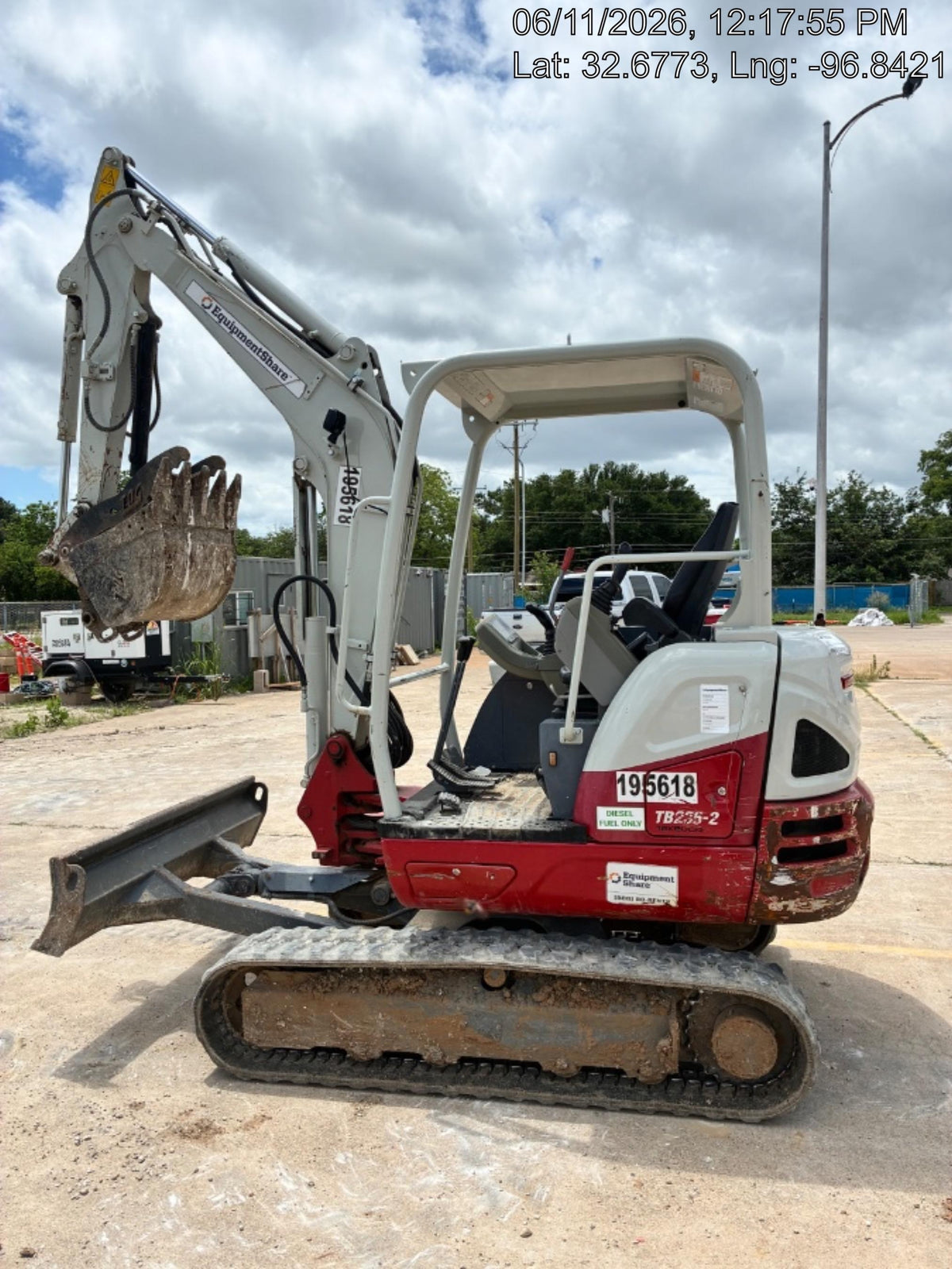 2021 TAKEUCHI TB235-2R
