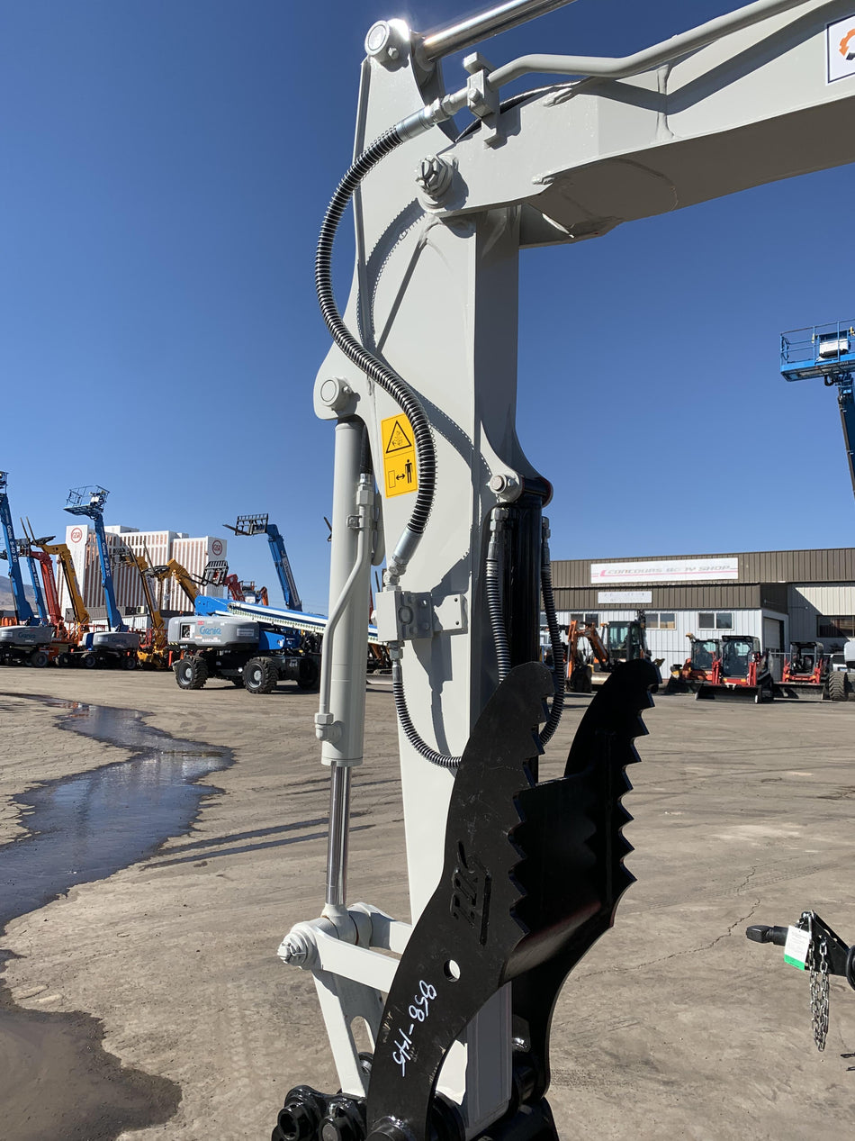 2022 TAKEUCHI TB250-2CR
