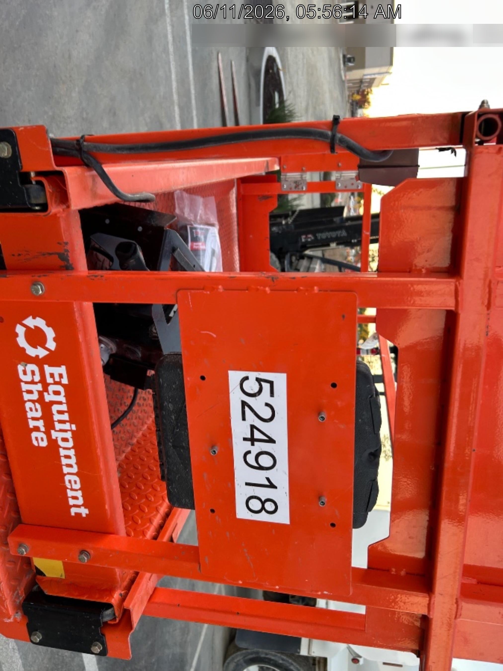 2025 JLG ES1932