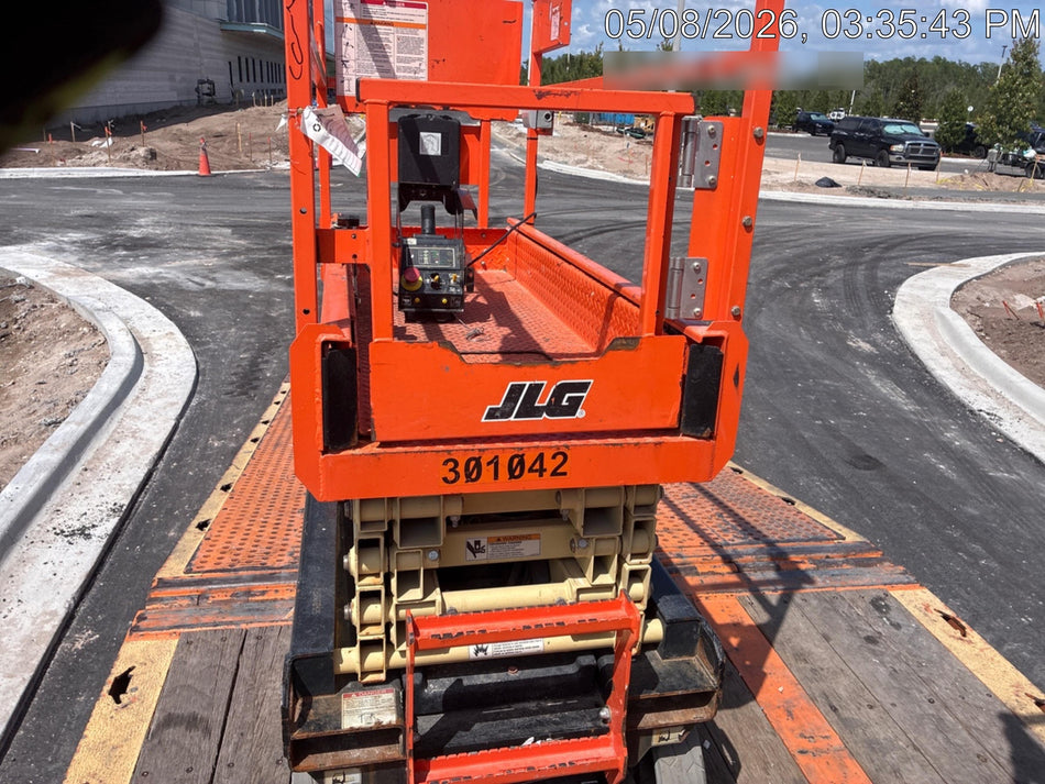 2023 JLG ES1932