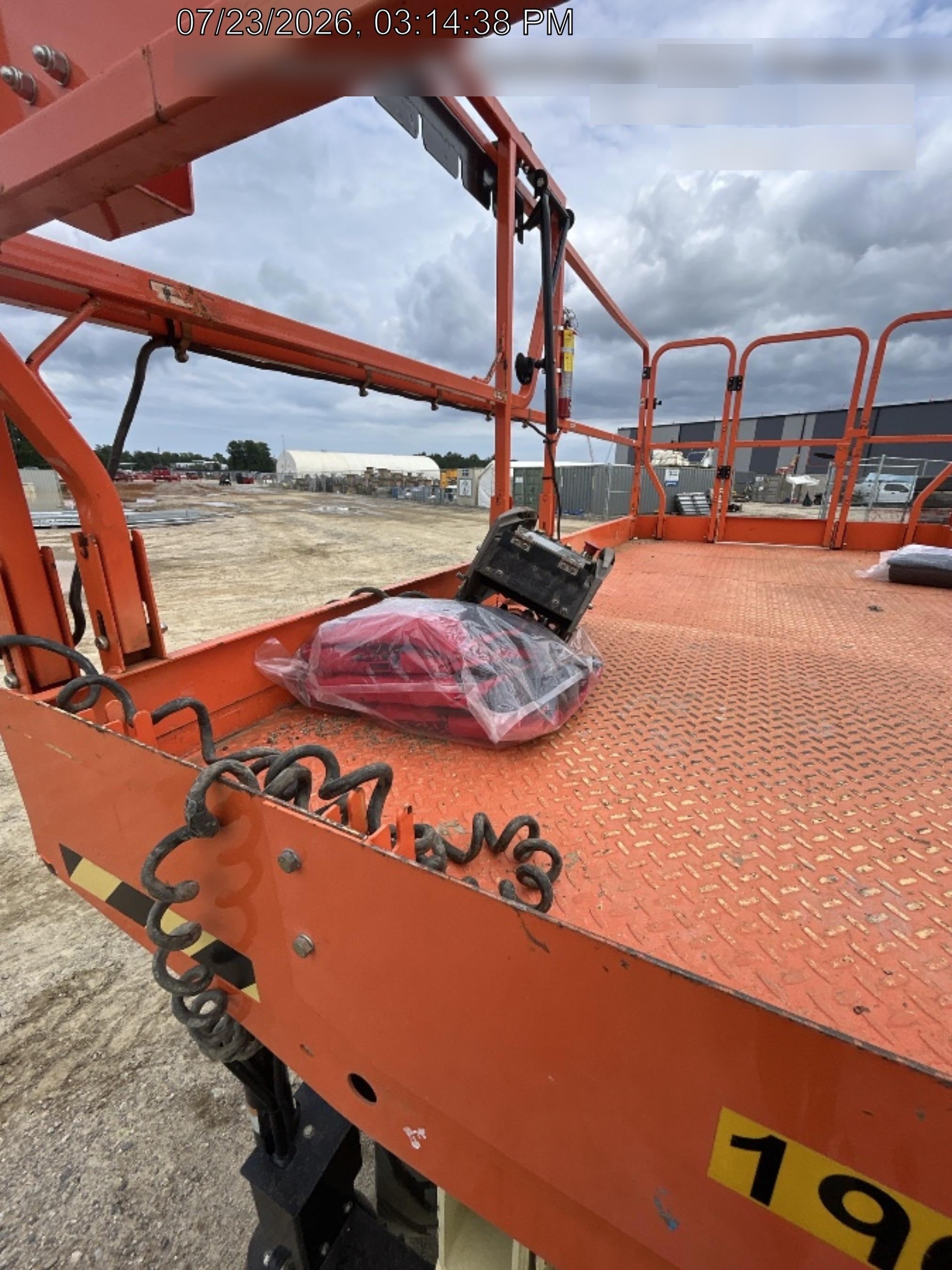 2021 JLG RT4069