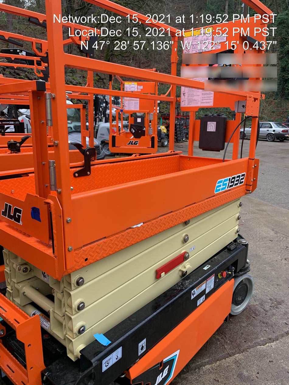 2021 JLG ES1932