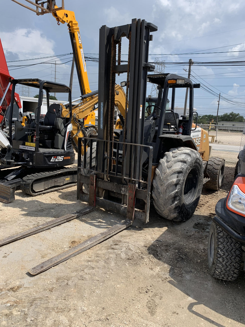 2018 CASE 588H