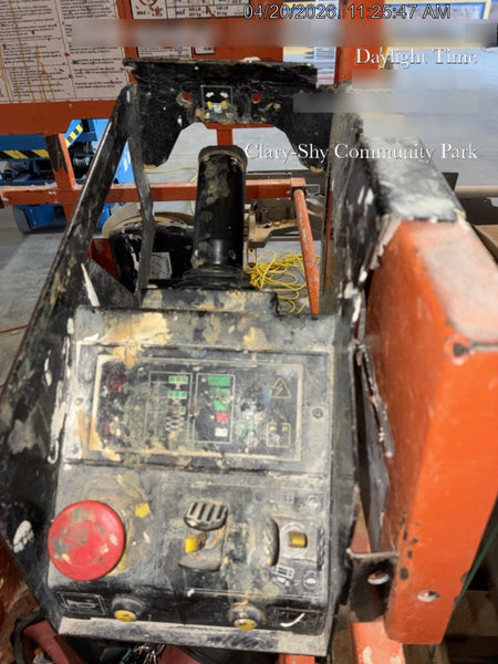 2022 JLG ES1330L