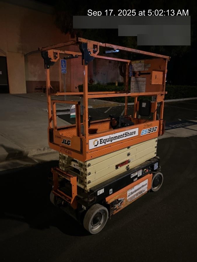 2022 JLG ES1932