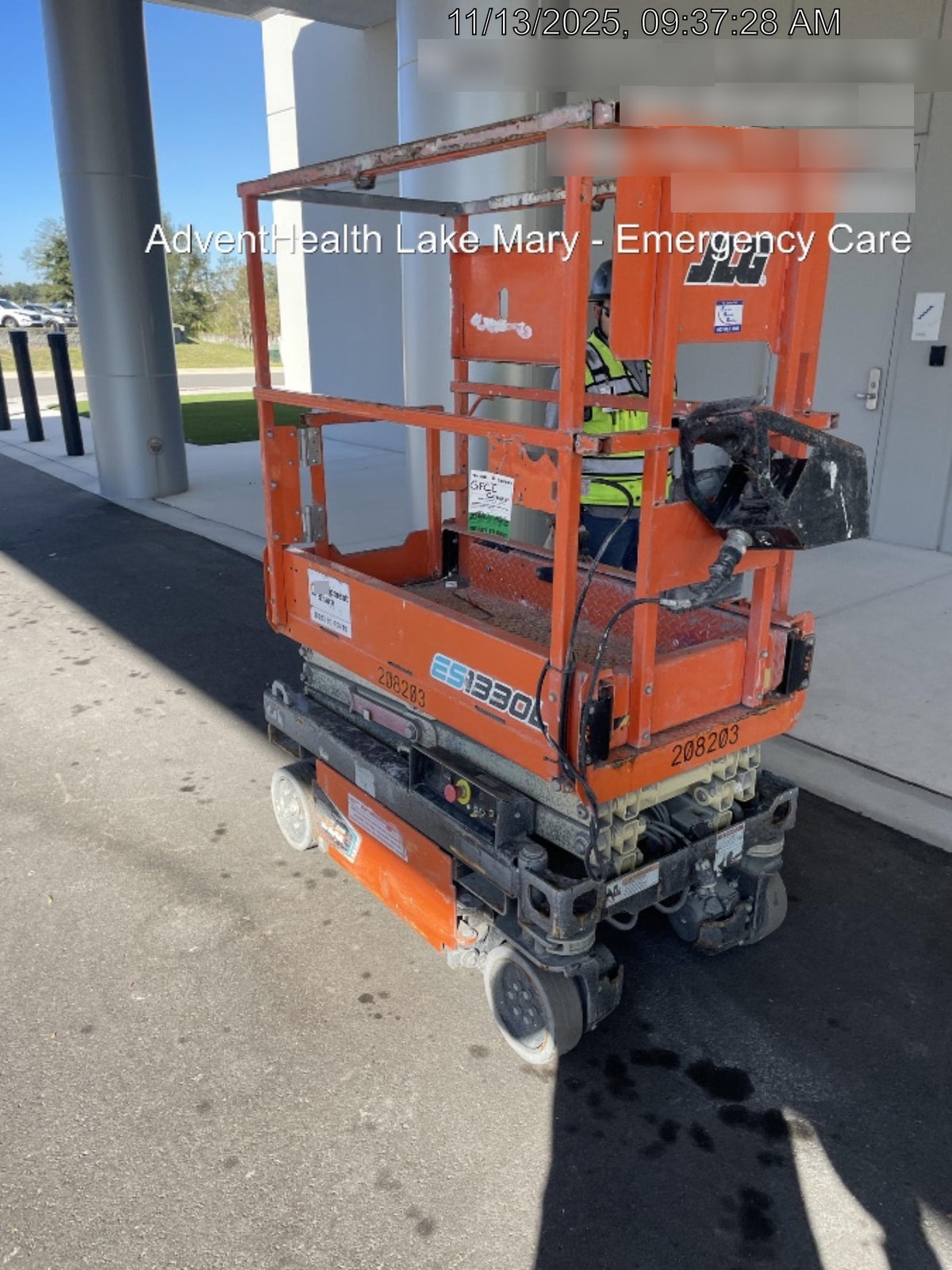 2022 JLG ES1330L