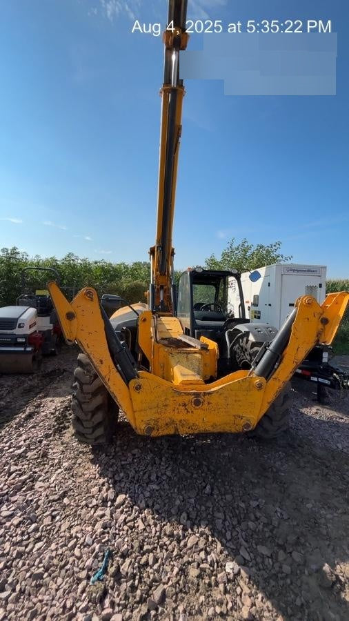 2019 JCB 512-56 Canopy, 109 HP, Solid Tires, STD Worklight, Beacon, Aux Hydraulics, Lifting Eye, Back up Alarm 66" Carriage/60" Forks