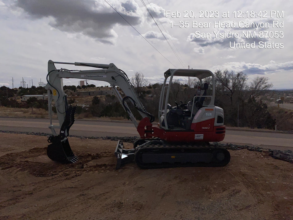 2023 TAKEUCHI TB250-2R
