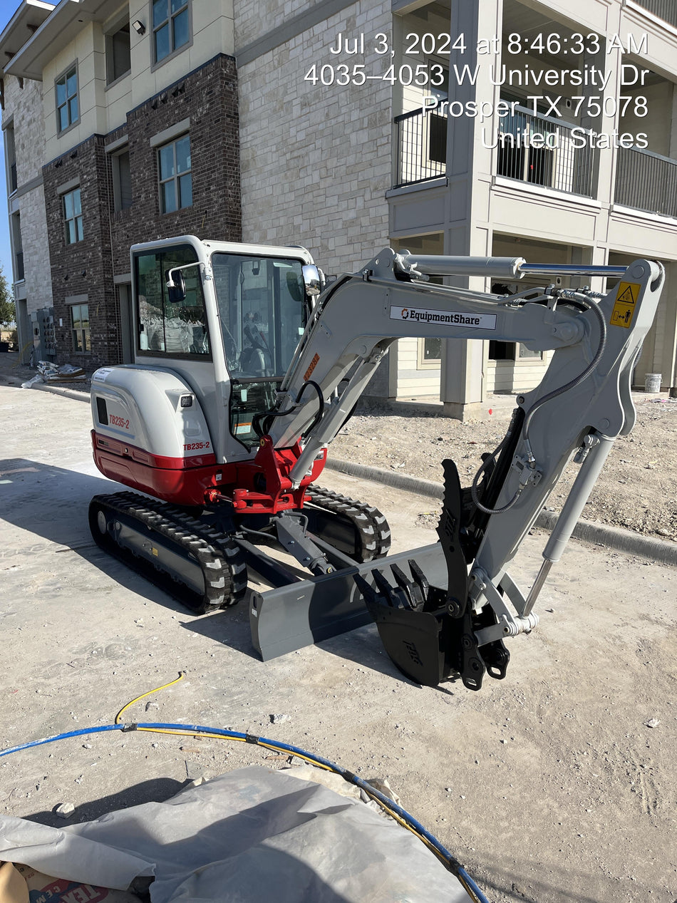 2024 TAKEUCHI TB235-2CR