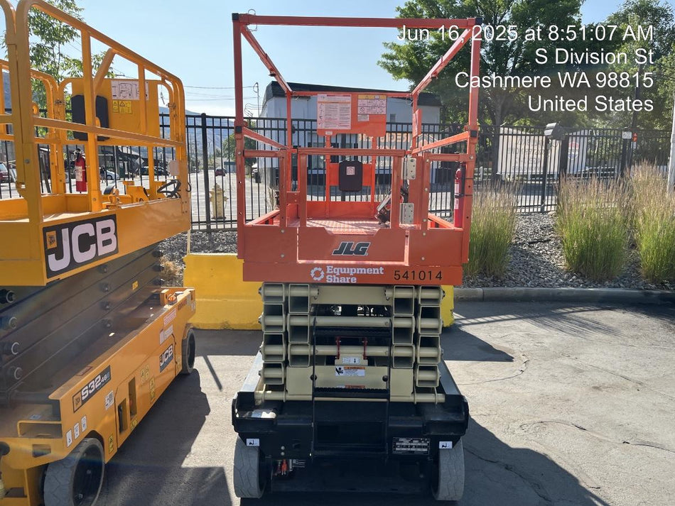 2025 JLG ES3246