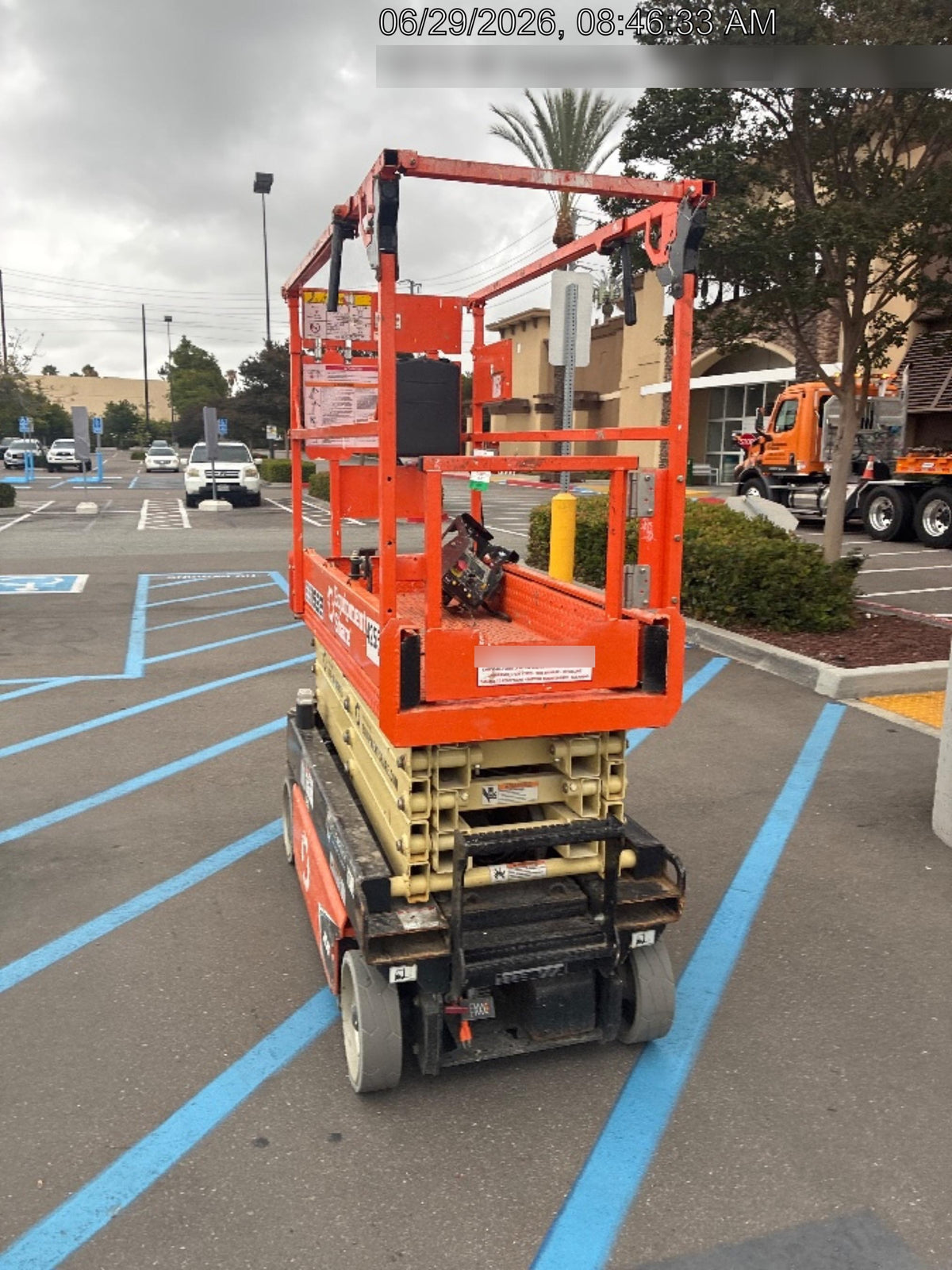 2024 JLG ES1932