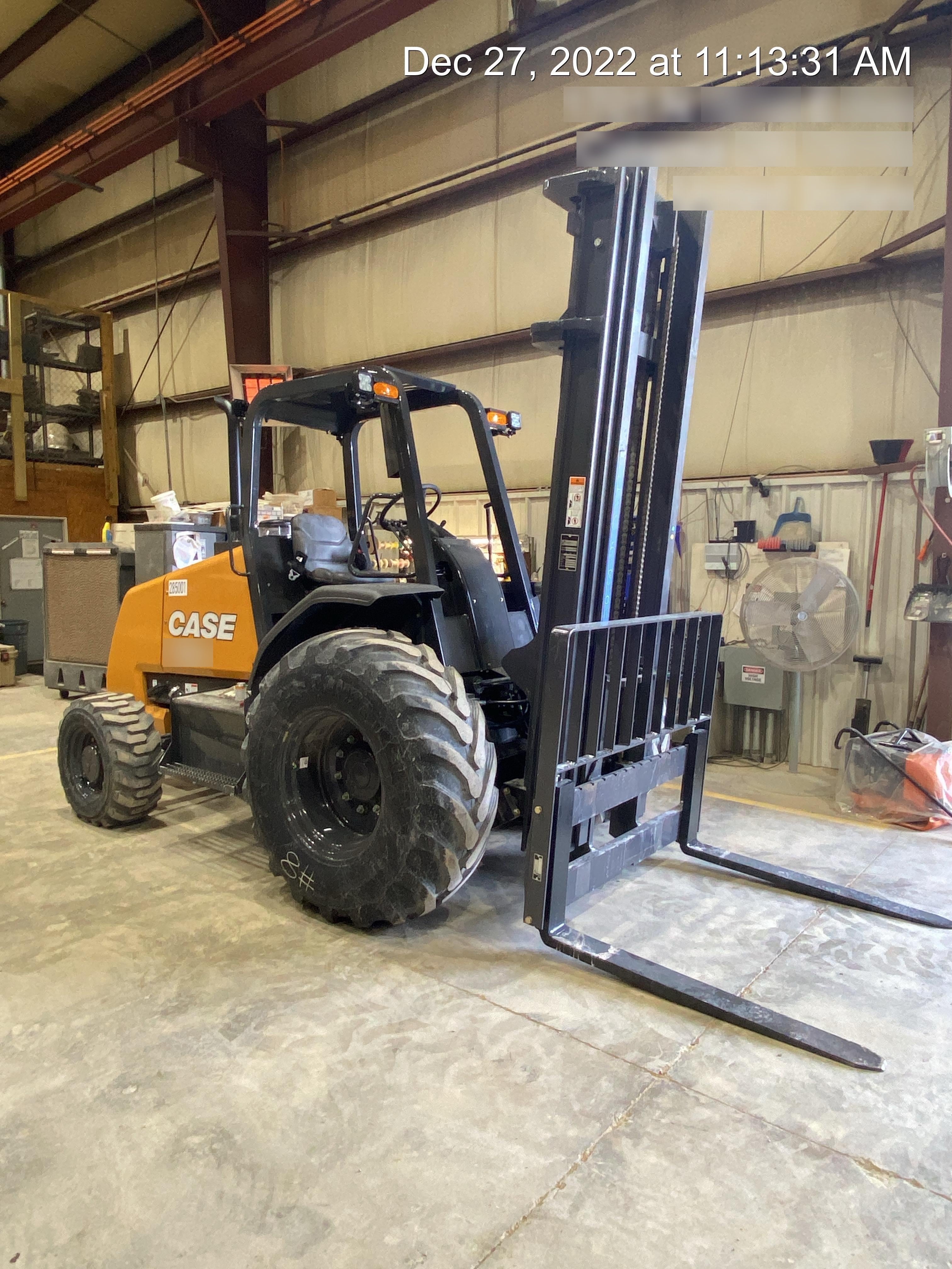 2023 CASE 588H