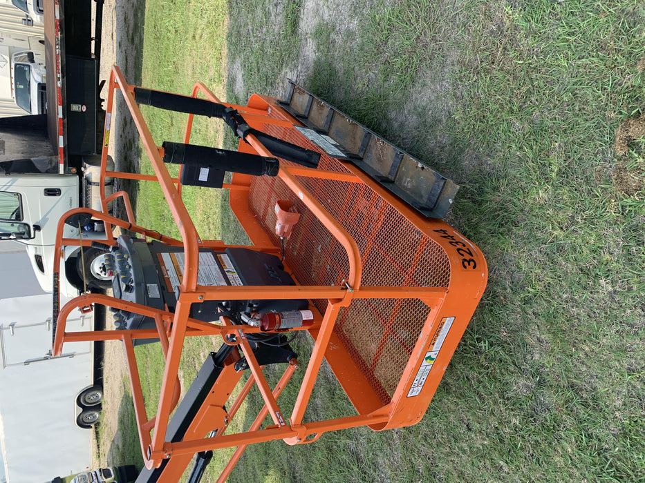 2019 JLG 660SJ
