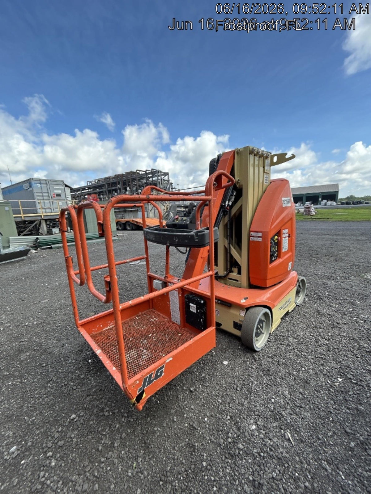 2022 JLG 26E