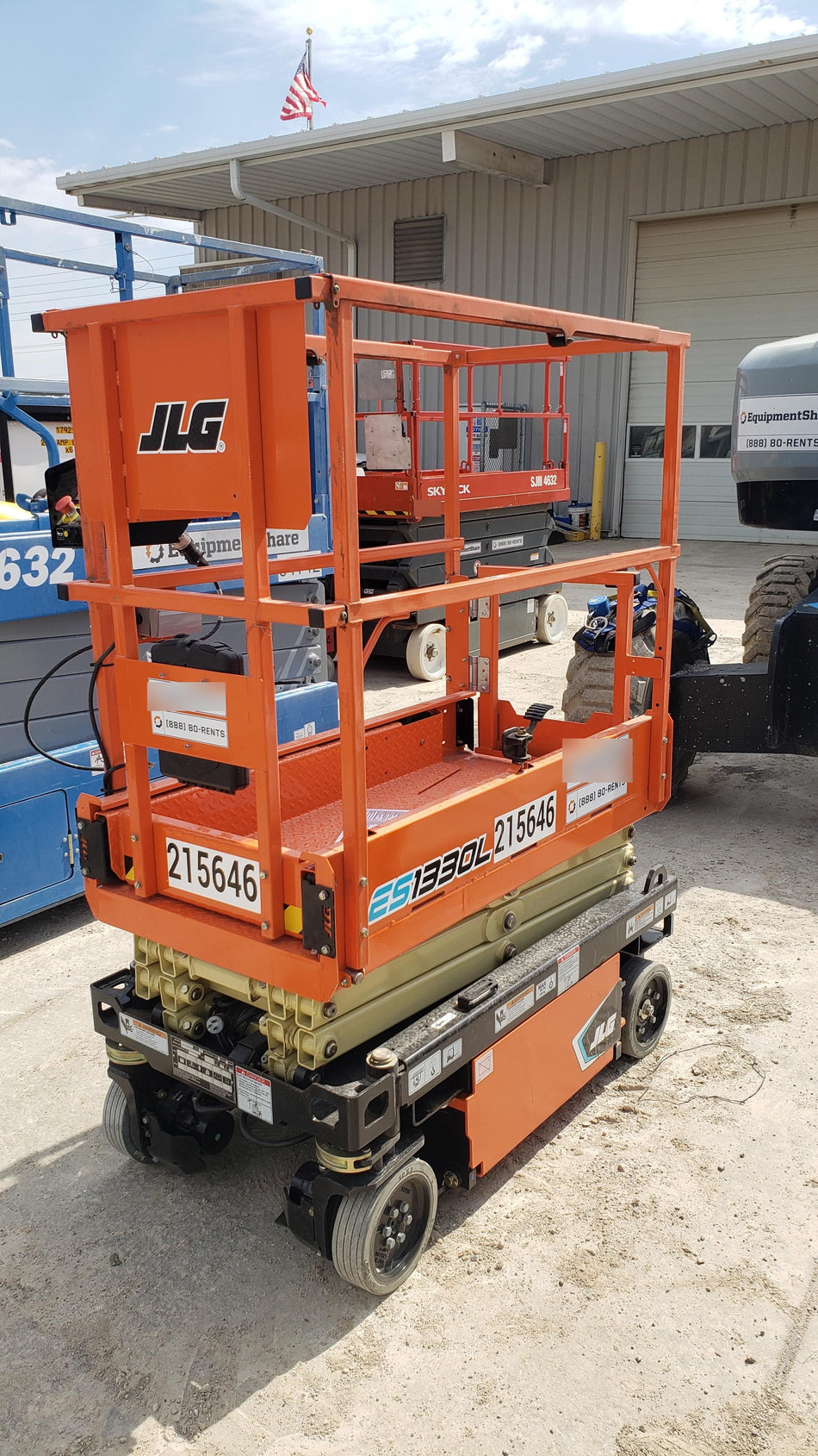 2022 JLG ES1330L