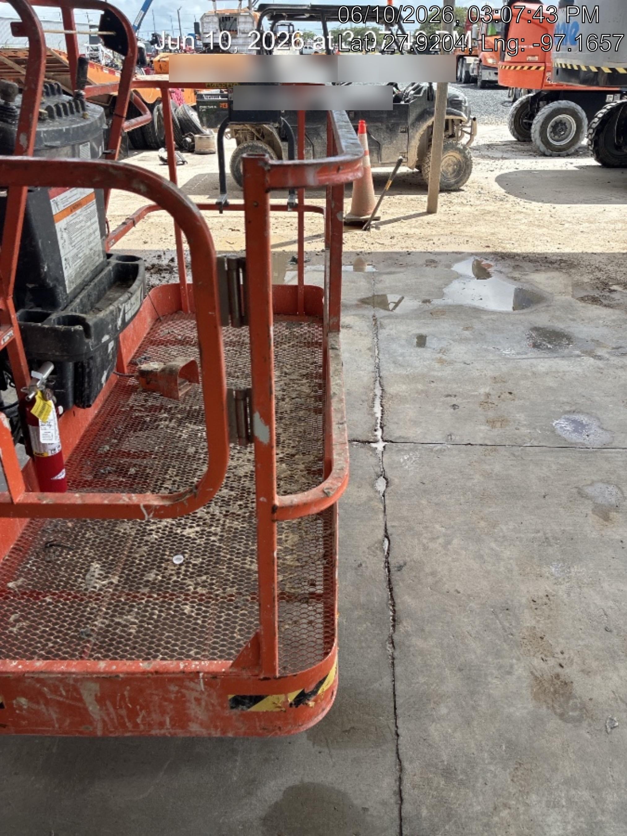 2025 JLG 600AJ