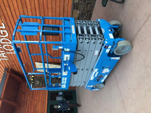 2020 Genie GS-3232 Standard, Folding half height swing gate, 800W Inverter