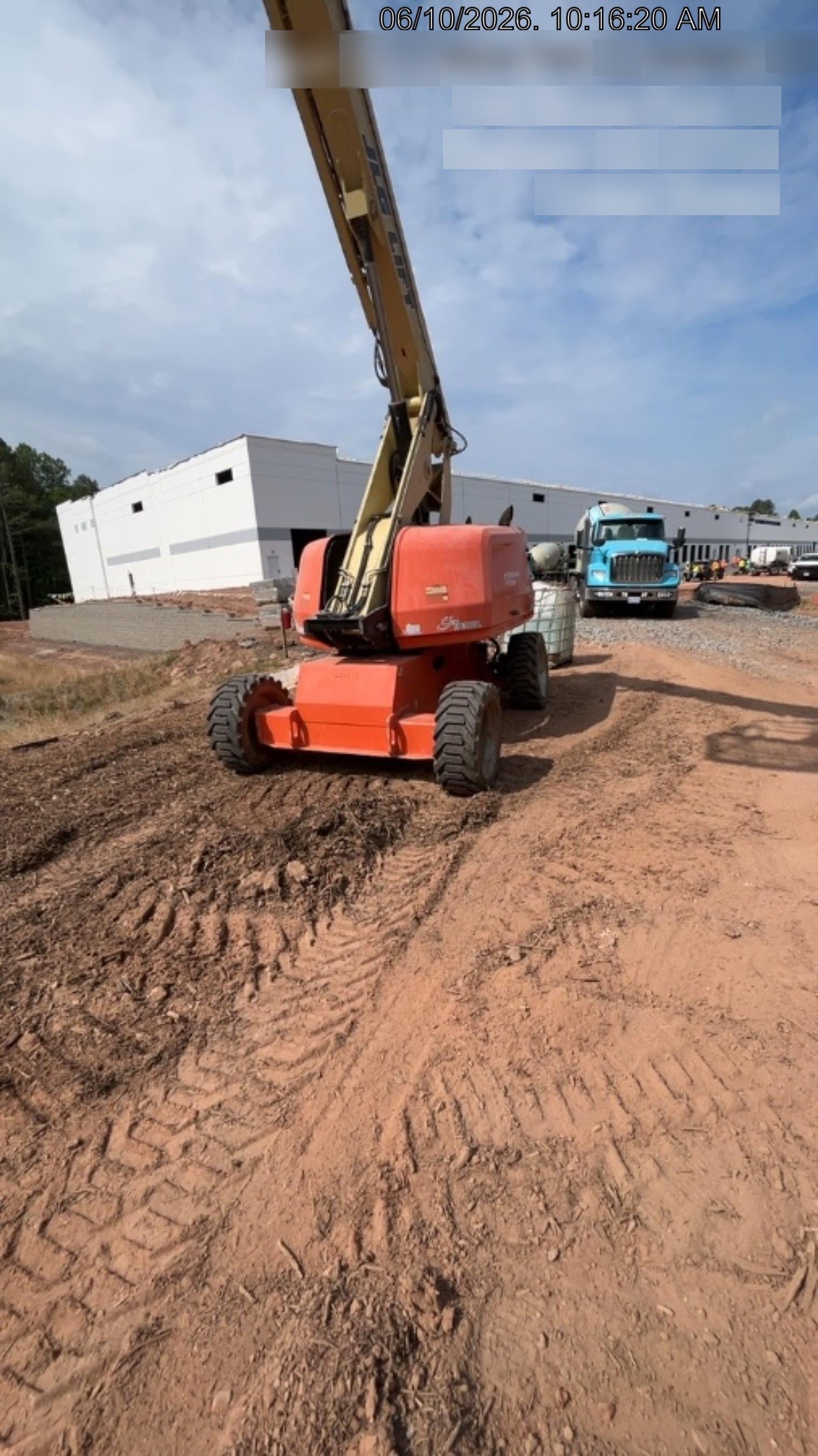 2022 JLG 600S