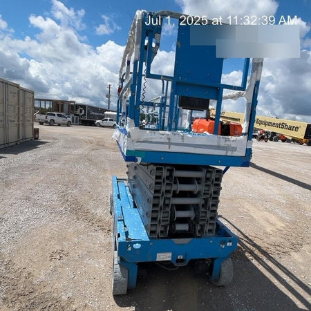 2019 Genie GS-4047 Folding rails with half height swing gate