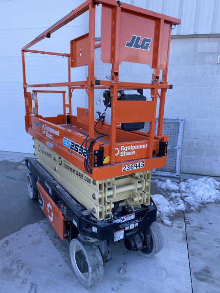 2022 JLG ES2632