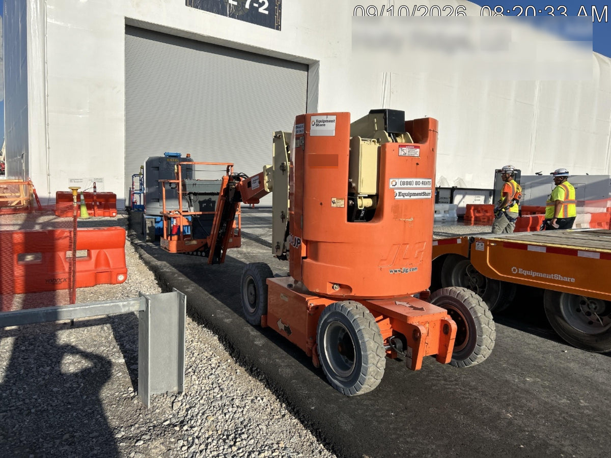 2019 JLG E300AJP