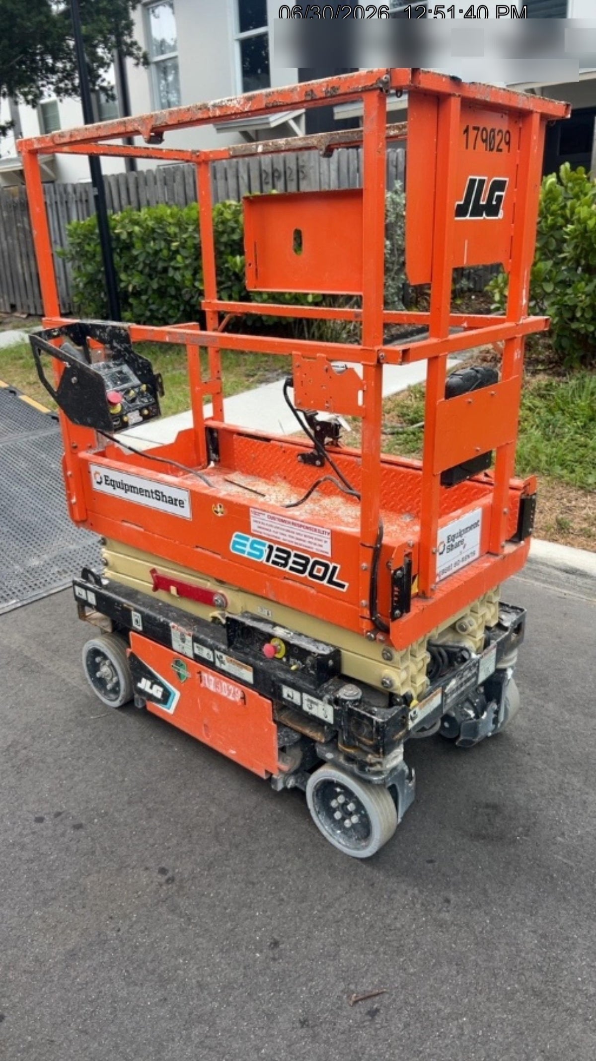 2021 JLG ES1330L