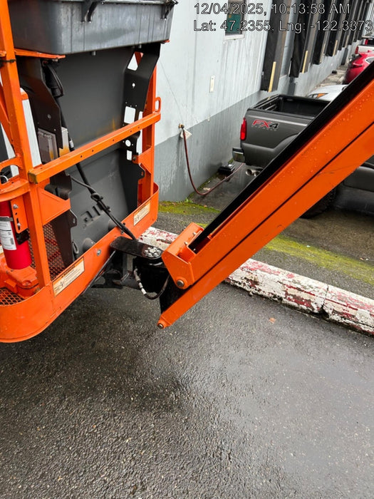 2019 JLG E300AJP