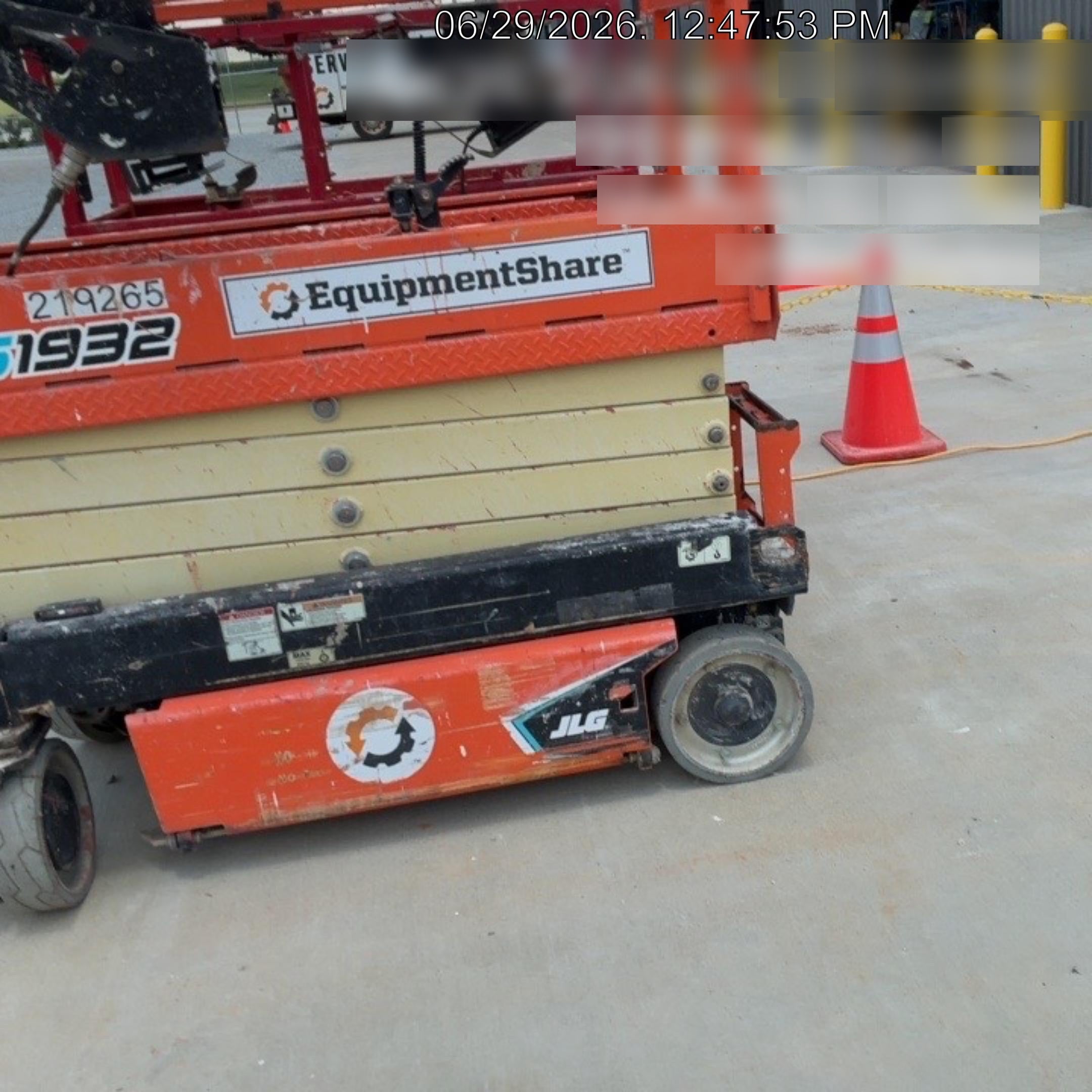 2022 JLG ES1932