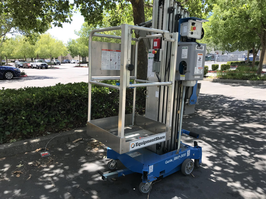 2019 GENIE AWP-30S