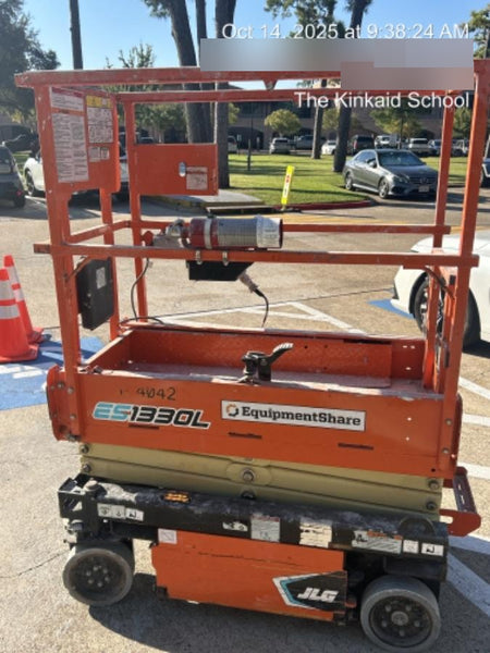 2021 JLG ES1330L