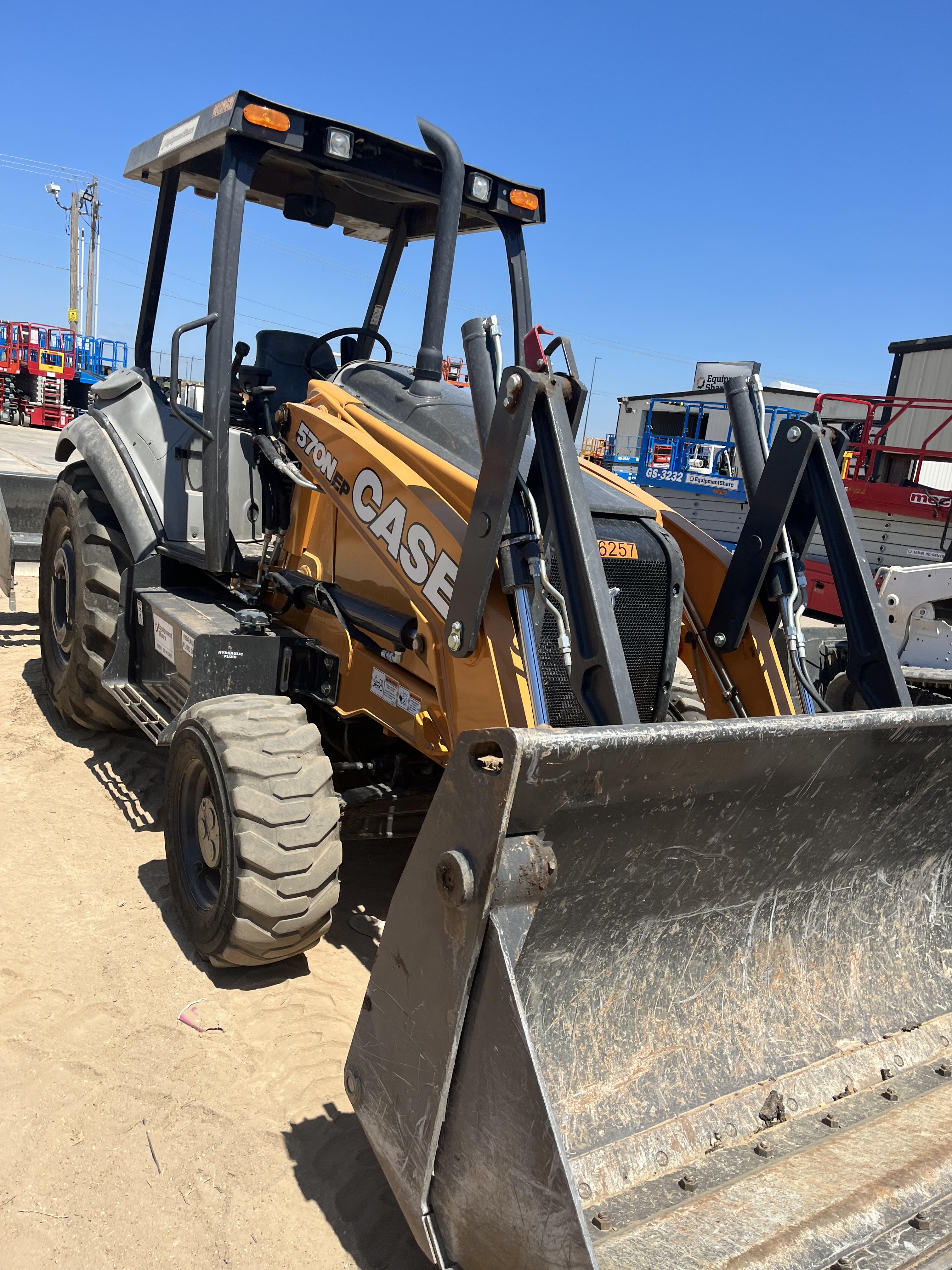 2023 CASE 570N EP