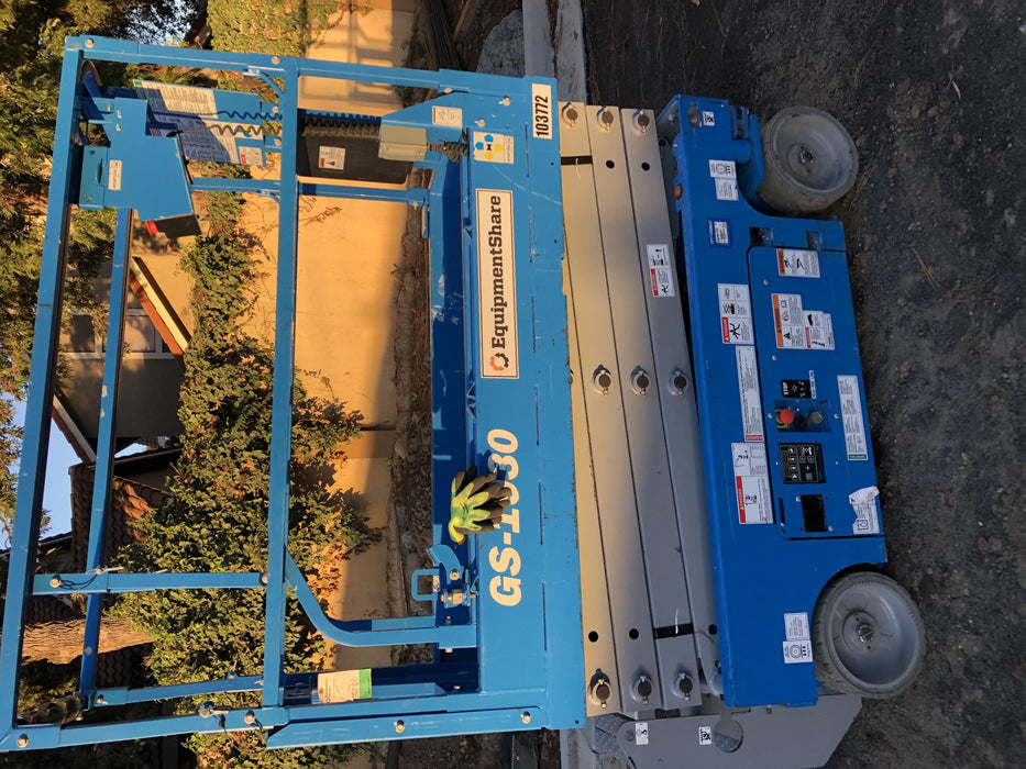 2020 Genie GS-1930 Solid Non Marking Tires, Beacon, Folding rails with half height swing gate, 800W Inverter