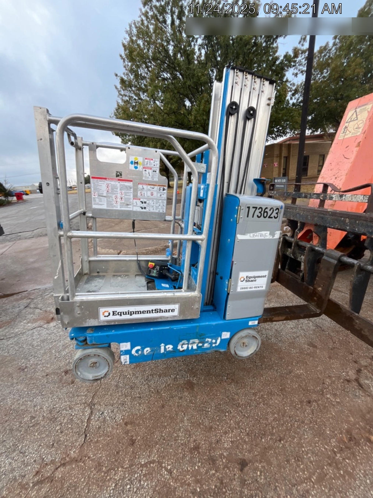 2021 GENIE GR-20