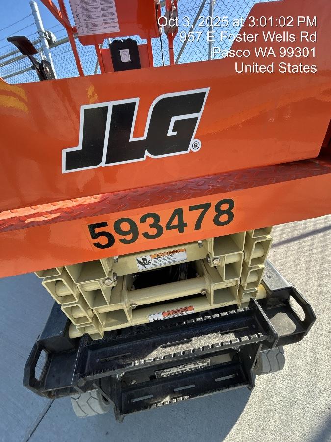 2025 JLG ES1932