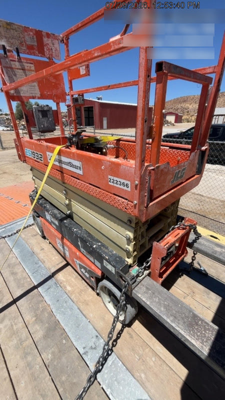 2022 JLG ES1932