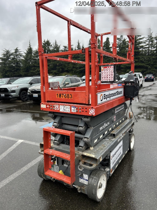 2020 Skyjack SJIII-3219 Solid NM Tires, Half height spring hinged entry gate, Dual Beacons, 800W Inverter