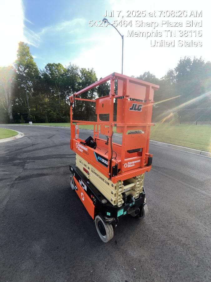 2025 JLG ES1932