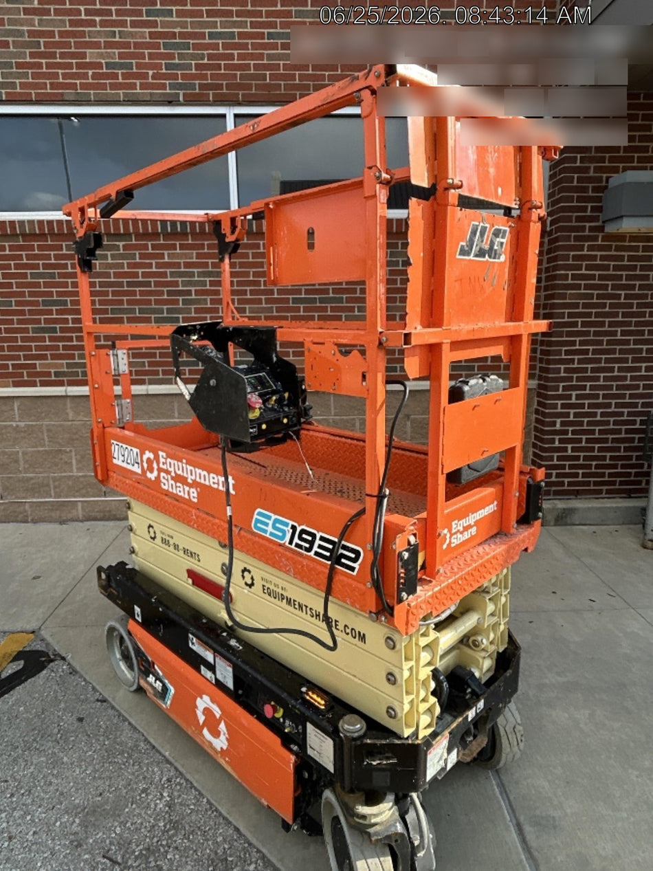 2022 JLG ES1932