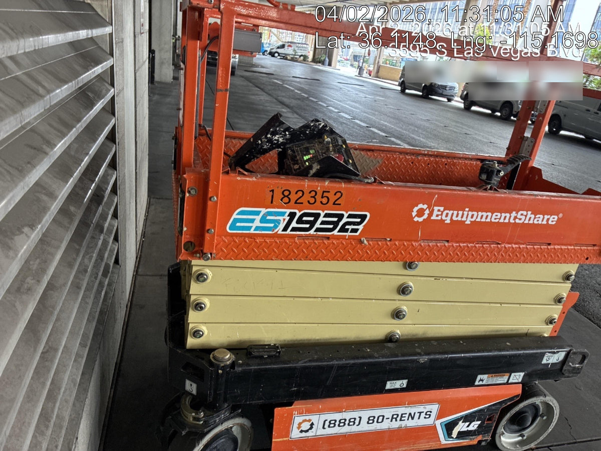 2021 JLG ES1932