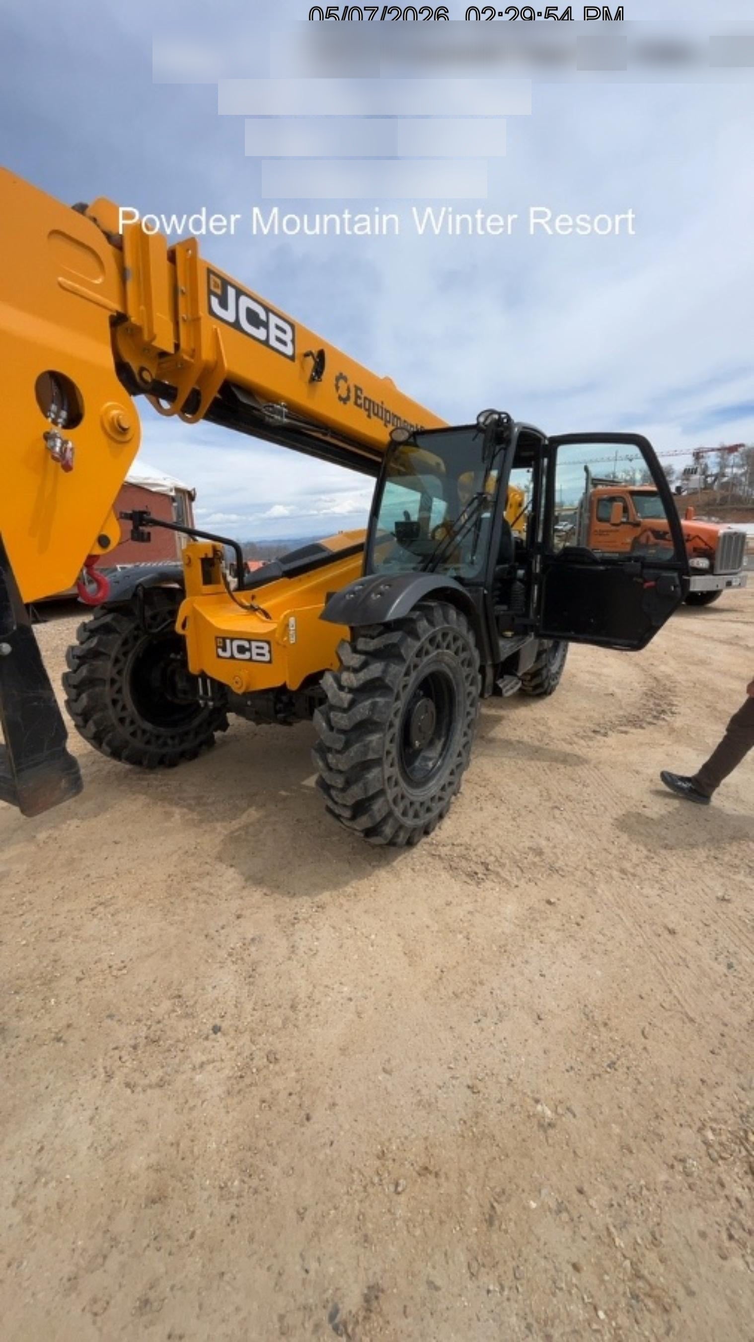 2023 JCB 509-42