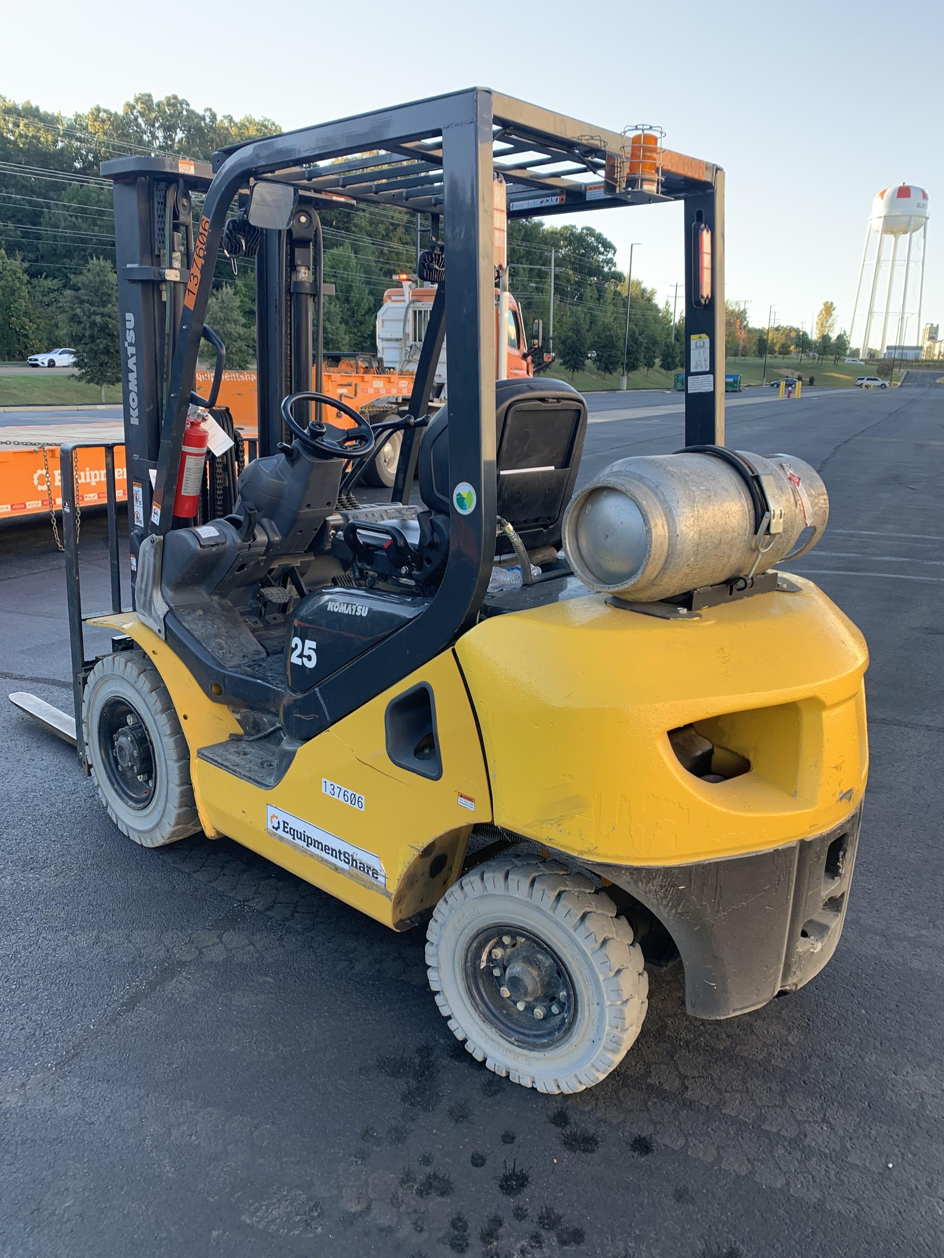 2021 KOMATSU FG25T-16 LP
