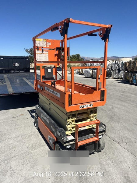 2022 JLG ES1932